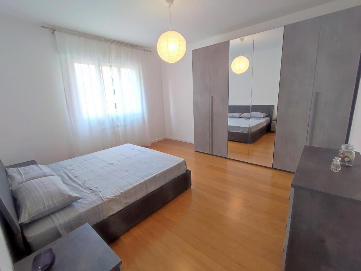 La Casa Dei Tre Apartment เมสเตร ภายนอก รูปภาพ